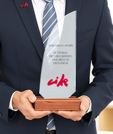 A85 Trofeo Galvano de Madera y Cristal Sail