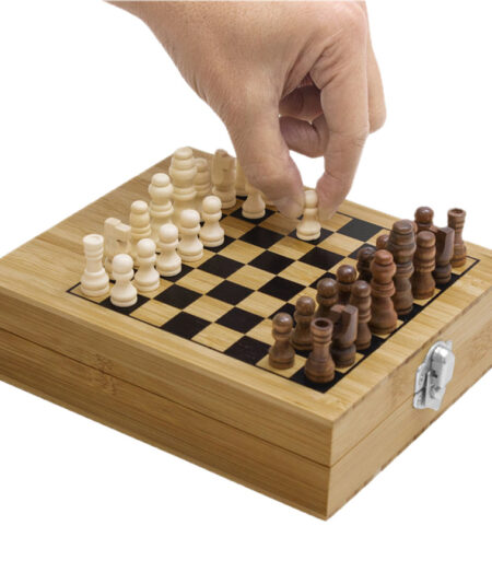 EN25  SET DE JUEGOS POKADA